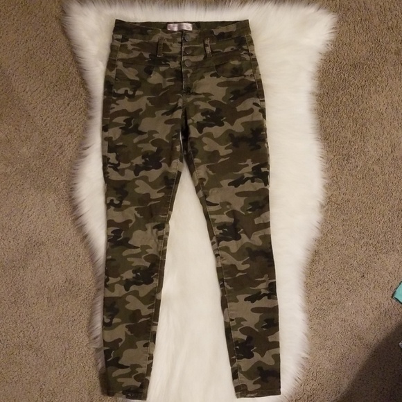 ***Camo Skinny Leg Jeans, Size 7 - Picture 3 of 5